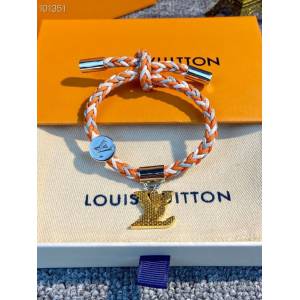 Louis Vuitton新款飾品 路易威登FRIENDSHIP BRACELET友誼手鏈 LV字母吊墜可調節編制手繩手環手鐲  zglv2223