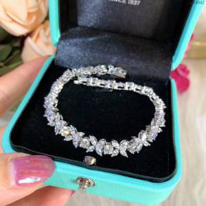 Tiffany純銀飾品 蒂芙尼女士專櫃爆款925純銀八心八箭手鏈 Tiffany奢華馬眼全鑽花簇系列手鏈  zgt1642