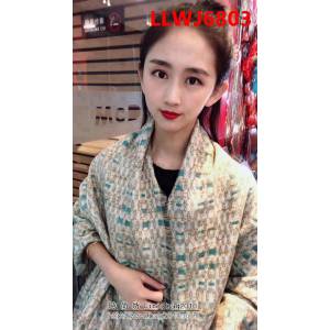 CHANEL香奈兒 2018年度最新火爆款 條紋百搭羊絨混紡圍巾 LLWJ6803