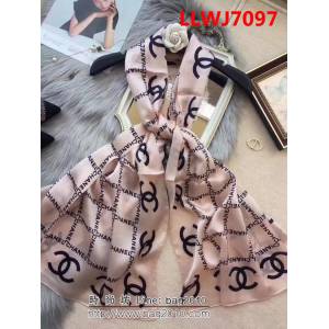 CHANEL香奈兒經典真絲系列 經典方格雙Clogo真絲圍巾 LLWJ7097