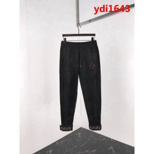 FENDI芬迪 專櫃同步 2018年秋冬季新款 潮流時尚 男款絲絨套裝 ydi1643