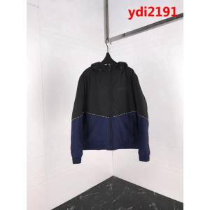 BURBERRY巴寶莉 18SS秋冬新款 撞色拼接 男款羽絨服 ydi2191